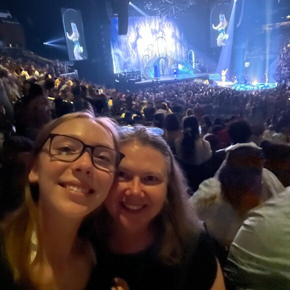 Meet your Posher, Sonya - Picture 1 of 1